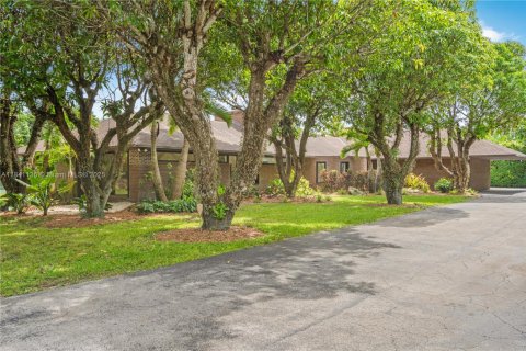 House in Palmetto Bay, Florida 4 bedrooms, 284.84 sq.m. № 1832400 - photo 2