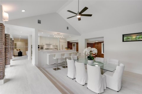 House in Palmetto Bay, Florida 4 bedrooms, 284.84 sq.m. № 1832400 - photo 20