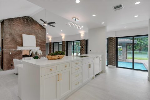 House in Palmetto Bay, Florida 4 bedrooms, 284.84 sq.m. № 1832400 - photo 14