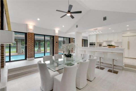 House in Palmetto Bay, Florida 4 bedrooms, 284.84 sq.m. № 1832400 - photo 22