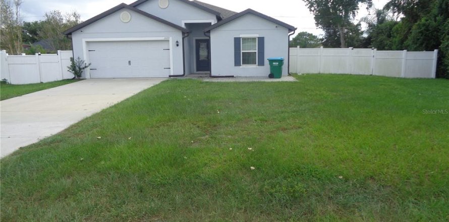 Villa ou maison à Deltona, Floride 5 chambres, 183.48 m2 № 2424075