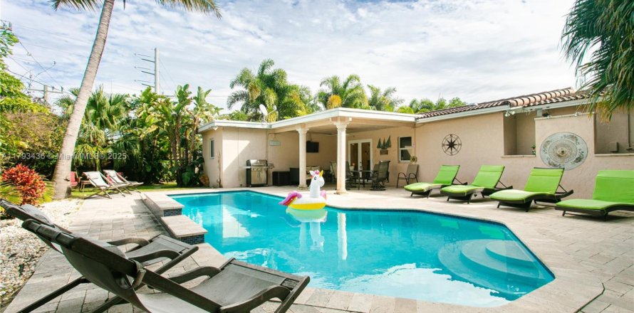 Casa en Dania Beach, Florida 4 dormitorios, 153.38 m2 № 1726272