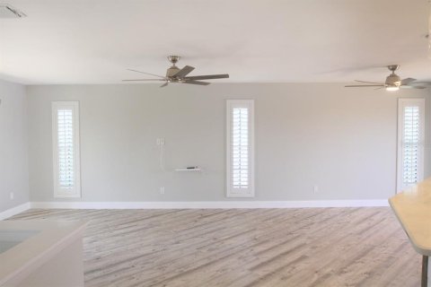 Купить виллу или дом в Эрнандо-Бич, Флорида 3 комнаты, 119.66м2, № 1837615 - фото 16