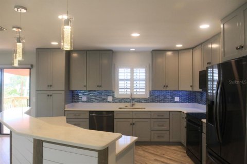 Купить виллу или дом в Эрнандо-Бич, Флорида 3 комнаты, 119.66м2, № 1837615 - фото 17