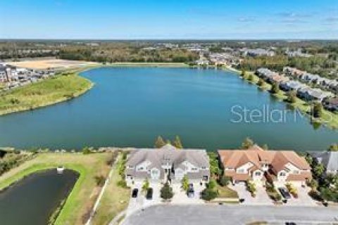 Townhouse in Wesley Chapel, Florida 3 bedrooms, 191.01 sq.m. № 1828551 - photo 9