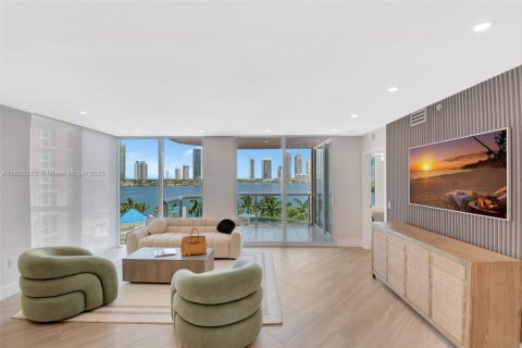 Condo in Aventura, Florida, 2 bedrooms  № 1872246 - photo 2