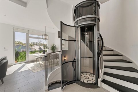 Купить таунхаус в Сарасота, Флорида 9 комнат, 240.43м2, № 1870319 - фото 6