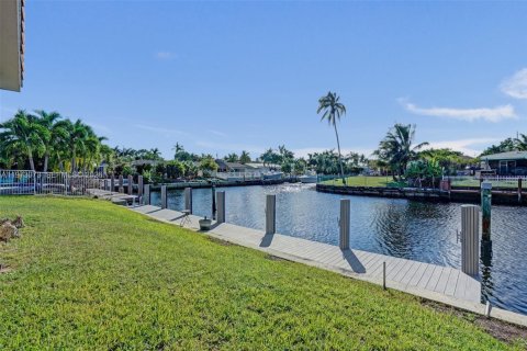 House in Pompano Beach, Florida 3 bedrooms, 157.19 sq.m. № 2033504 - photo 7