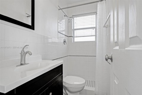 House in Pompano Beach, Florida 3 bedrooms, 157.19 sq.m. № 2033504 - photo 19