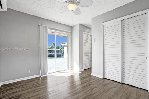 House in Pompano Beach, Florida 3 bedrooms, 157.19 sq.m. № 2033504 - photo 18