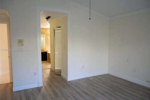 Casa en venta en Pembroke Pines, Florida, 3 dormitorios, 164.16 m2 № 2029386 - foto 9