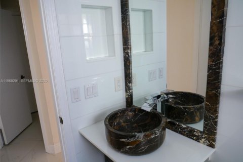 Casa en venta en Pembroke Pines, Florida, 3 dormitorios, 164.16 m2 № 2029386 - foto 20