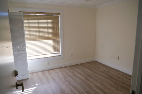 Casa en venta en Pembroke Pines, Florida, 3 dormitorios, 164.16 m2 № 2029386 - foto 16