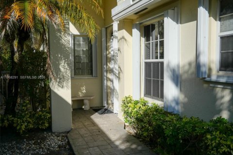 Casa en venta en Pembroke Pines, Florida, 3 dormitorios, 164.16 m2 № 2029386 - foto 2