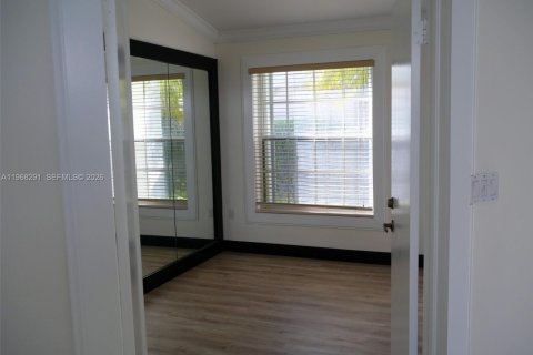 Casa en venta en Pembroke Pines, Florida, 3 dormitorios, 164.16 m2 № 2029386 - foto 14