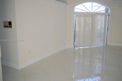 Casa en venta en Pembroke Pines, Florida, 3 dormitorios, 164.16 m2 № 2029386 - foto 3