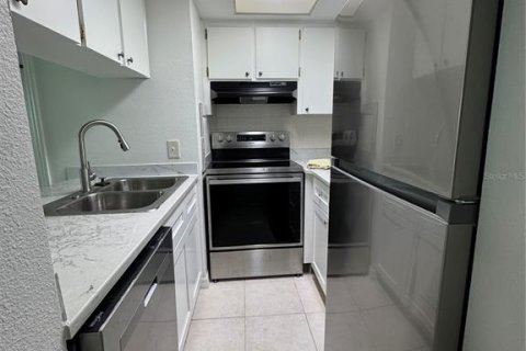 Condo in New Port Richey, Florida, 1 bedroom  № 1902082 - photo 5