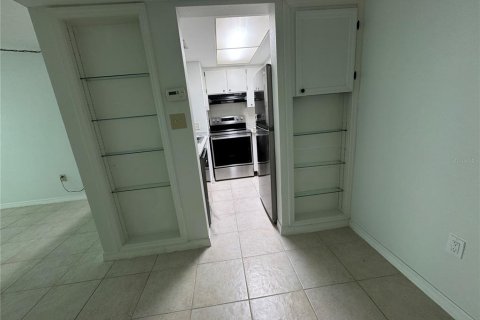 Condo in New Port Richey, Florida, 1 bedroom  № 1902082 - photo 7