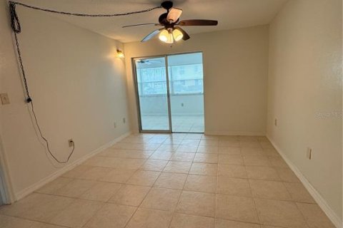 Condo in New Port Richey, Florida, 1 bedroom  № 1902082 - photo 3