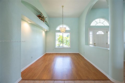 Casa en venta en Cape Coral, Florida, 3 dormitorios № 1923213 - foto 25