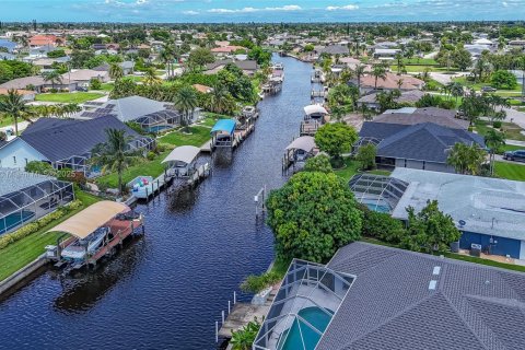 Casa en venta en Cape Coral, Florida, 3 dormitorios № 1923213 - foto 7