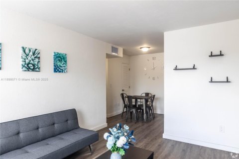 Apartment in Belle Glade, Florida 3 bedrooms, 88.26 sq.m. № 1952787 - photo 6