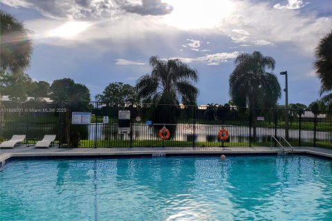Apartment in Belle Glade, Florida 3 bedrooms, 88.26 sq.m. № 1952787 - photo 16