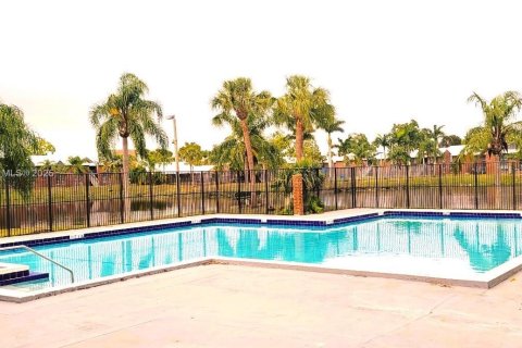 Apartment in Belle Glade, Florida 3 bedrooms, 88.26 sq.m. № 1952787 - photo 17