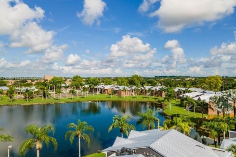 Apartment in Belle Glade, Florida 3 bedrooms, 88.26 sq.m. № 1952787 - photo 1