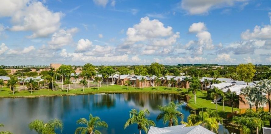Apartment in Belle Glade, Florida 3 bedrooms, 88.26 sq.m. № 1952787