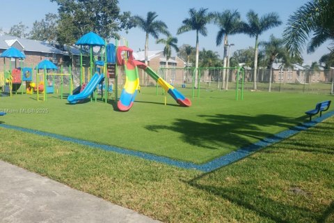 Apartment in Belle Glade, Florida 3 bedrooms, 88.26 sq.m. № 1952787 - photo 22