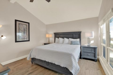 Condo in Madeira Beach, Florida, 1 bedroom  № 2149226 - photo 11