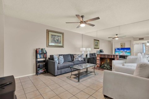 Condo in Madeira Beach, Florida, 1 bedroom  № 2149226 - photo 5