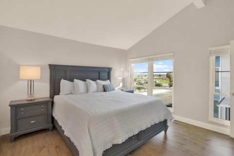 Condo in Madeira Beach, Florida, 1 bedroom  № 2149226 - photo 12