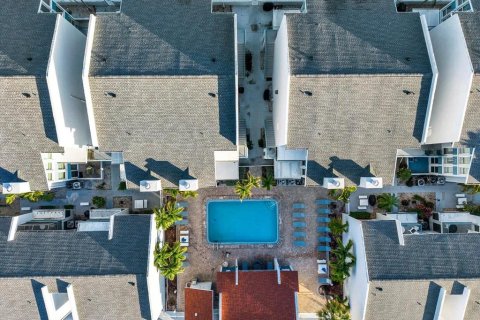 Condo in Madeira Beach, Florida, 1 bedroom  № 2149226 - photo 28