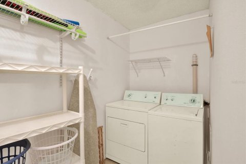 Condo in Madeira Beach, Florida, 1 bedroom  № 2149226 - photo 16