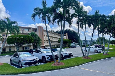 Condo in Boca Raton, Florida, 2 bedrooms  № 1957220 - photo 15