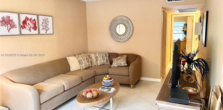Condo in Boca Raton, Florida, 2 bedrooms № 1957220