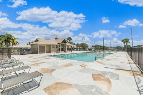 Touwnhouse à vendre à Tamarac, Floride: 2 chambres, 128.3 m2 № 2004477 - photo 24