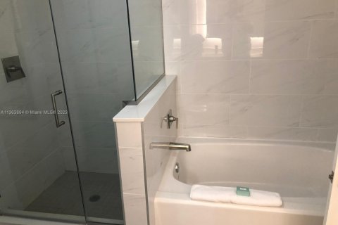 Купить кондоминиум в Уинтер-Гарден, Флорида 3 спальни, 129.69м2, № 2035340 - фото 15