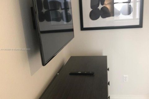 Купить кондоминиум в Уинтер-Гарден, Флорида 3 спальни, 129.69м2, № 2035340 - фото 17