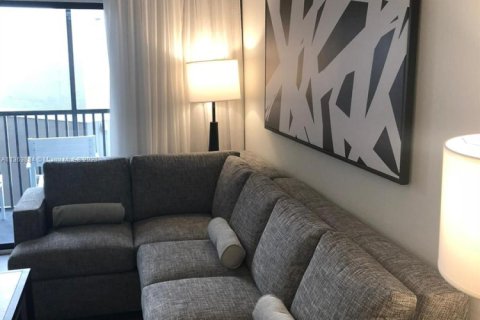 Купить кондоминиум в Уинтер-Гарден, Флорида 3 спальни, 129.69м2, № 2035340 - фото 3