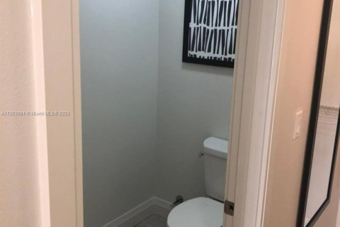 Купить кондоминиум в Уинтер-Гарден, Флорида 3 спальни, 129.69м2, № 2035340 - фото 8