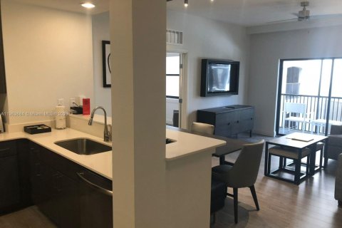 Купить кондоминиум в Уинтер-Гарден, Флорида 3 спальни, 129.69м2, № 2035340 - фото 4