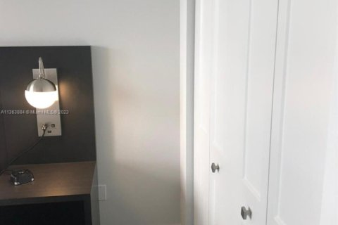 Купить кондоминиум в Уинтер-Гарден, Флорида 3 спальни, 129.69м2, № 2035340 - фото 18