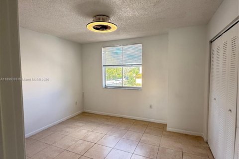 Adosado en alquiler en Sunrise, Florida, 2 dormitorios, 83.43 m2 № 1953279 - foto 10