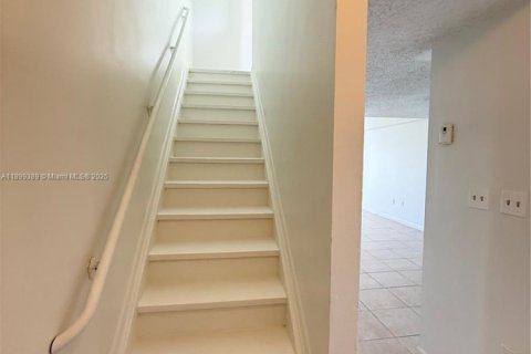 Adosado en alquiler en Sunrise, Florida, 2 dormitorios, 83.43 m2 № 1953279 - foto 13