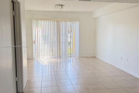 Adosado en alquiler en Sunrise, Florida, 2 dormitorios, 83.43 m2 № 1953279 - foto 4