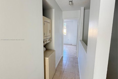 Adosado en alquiler en Sunrise, Florida, 2 dormitorios, 83.43 m2 № 1953279 - foto 11