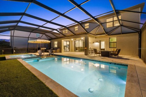 House in LORRAINE LAKES in Bradenton, Florida 5 bedrooms, 310.67 sq.m. № 1519342 - photo 6